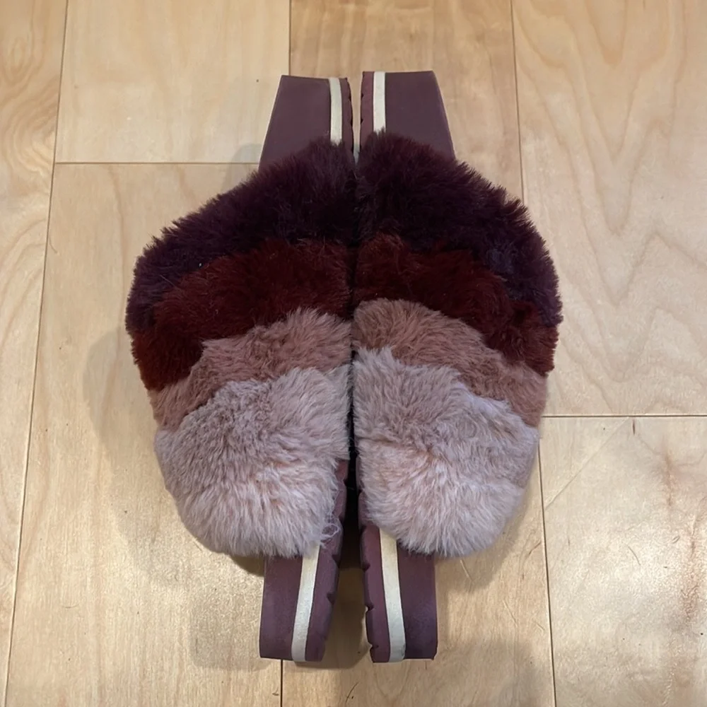 SM New York Saulsalito Fuzzy Faux Fur Slippers Size 9 - Picture 5 of 8